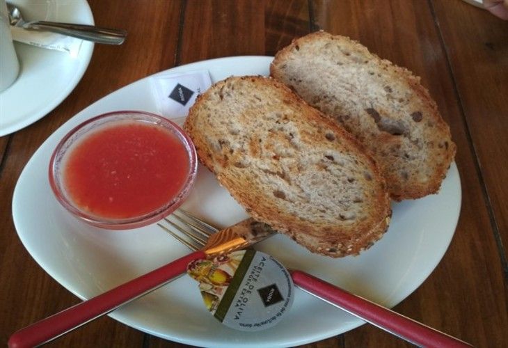 el-pan-con-tomate-un-invento-parisino-que-los-murcianos-trajeron-a-cataluna