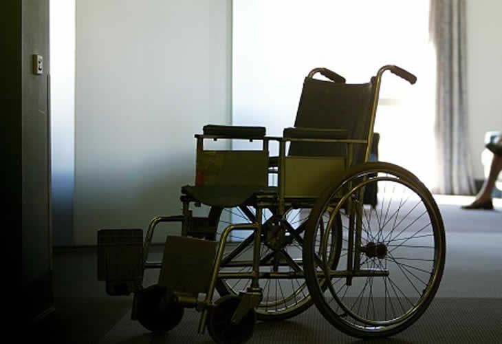 Torra le hace la vida imposible a los discapacitados 