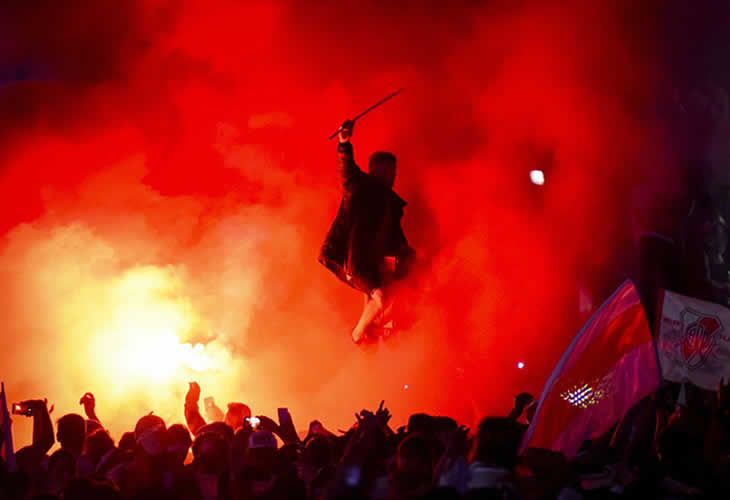 El River-Boca se jugó en Madrid y la violencia se quedó en Buenos Aires
