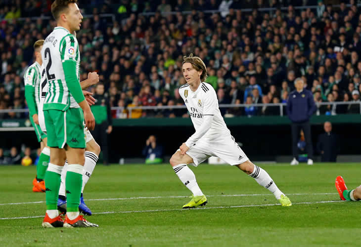 El Madrid pierde la pelota: Pau López dio más pases que Modric