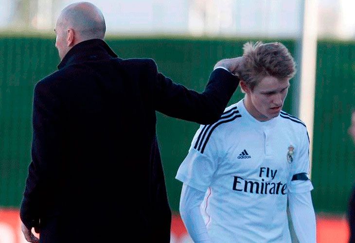 ¡Zidane examinará el sábado a Odegaard para decidir si se queda en el Madrid!