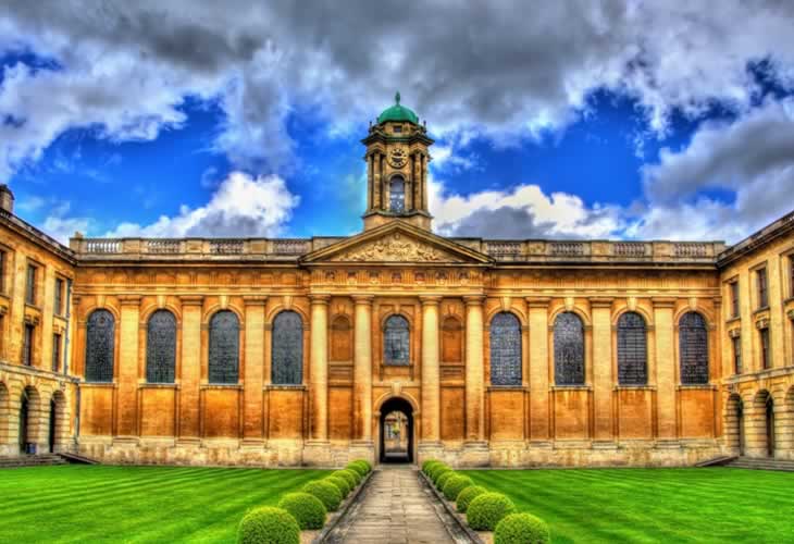 ¿Dónde se fundó la primera universidad del mundo?