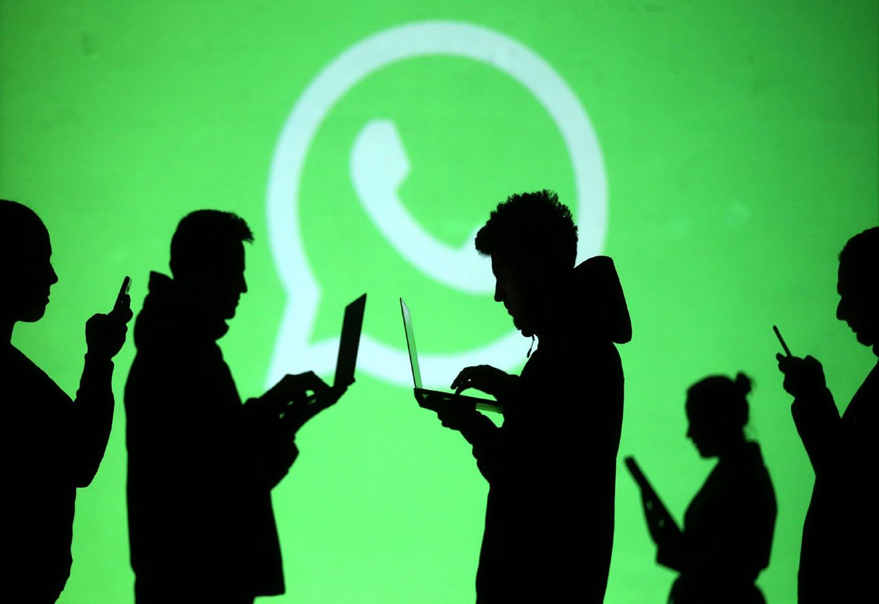 ¿Es ilegal compartir con terceros tus conversaciones de WhatsApp?