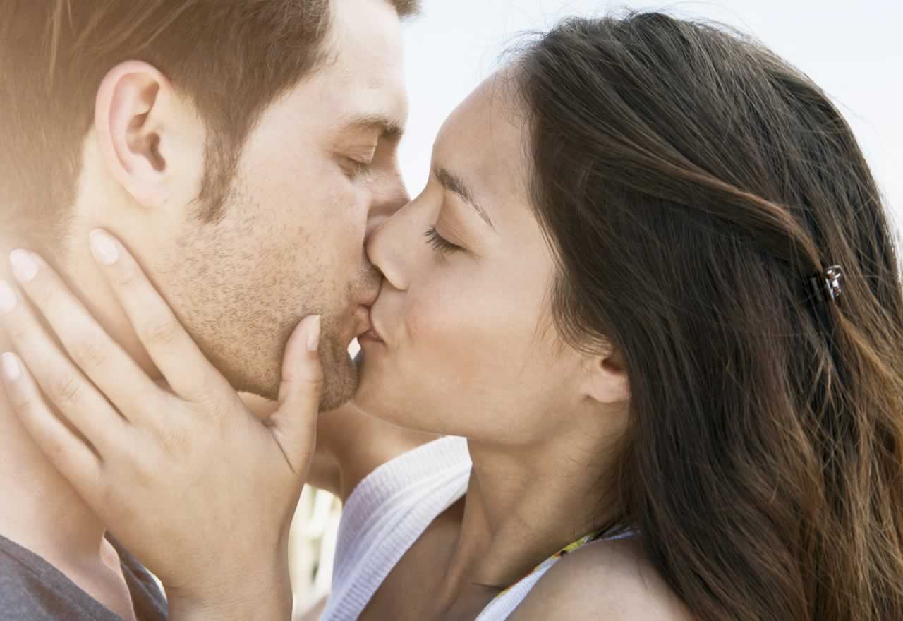 ¿Cuáles son los beneficios de besar?