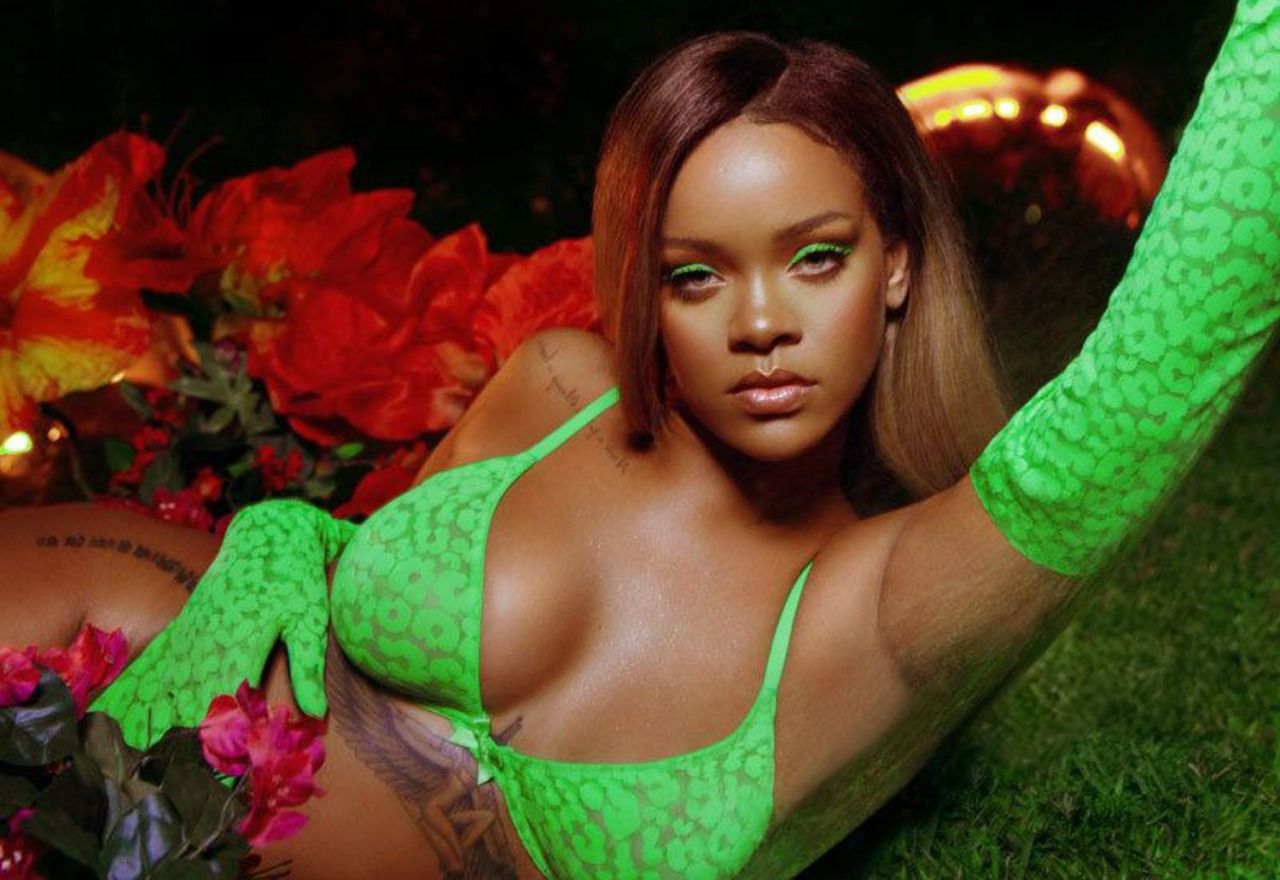 Rihanna hace twerk sin bragas en la cama y revienta las redes