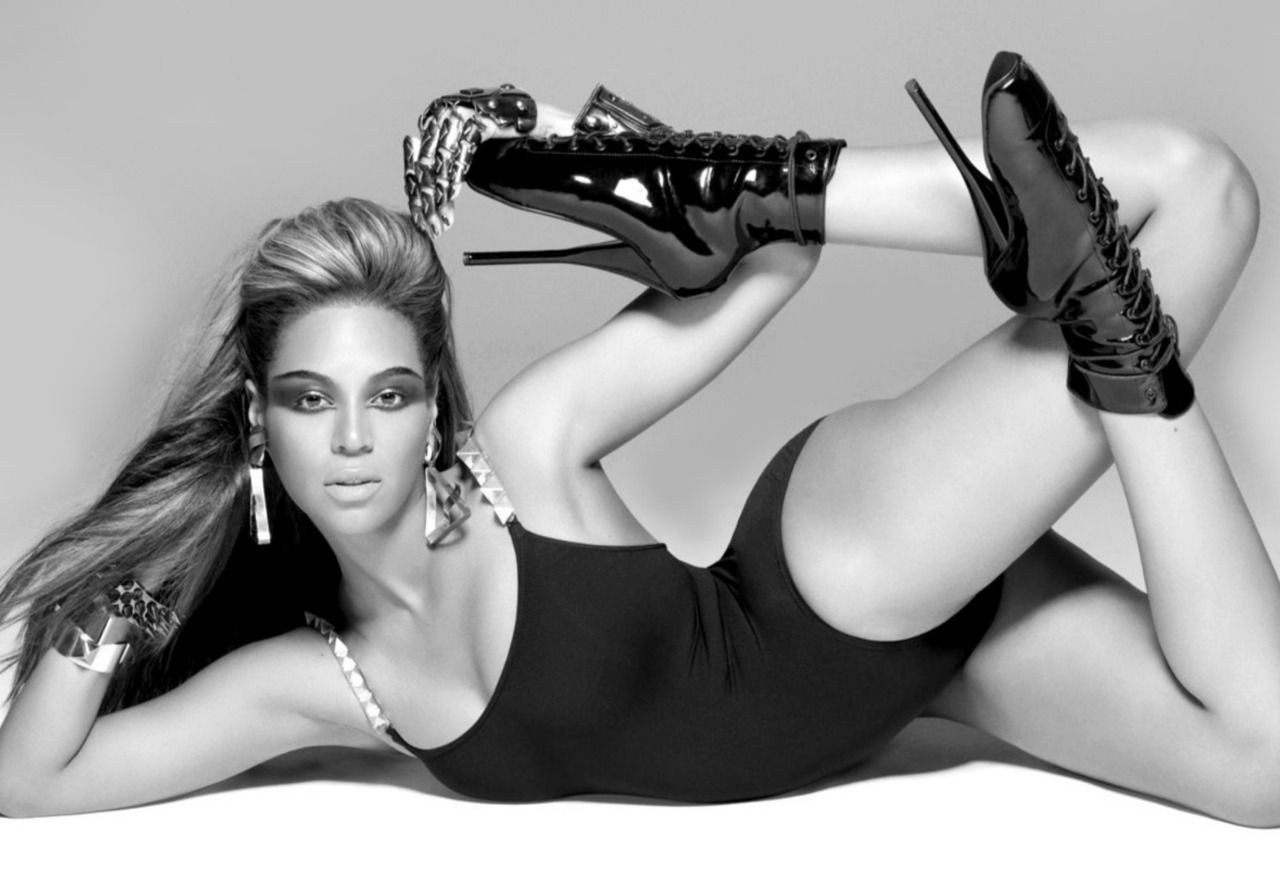 La imagen más bestia de Beyoncé: con el culo en pompa y agarrándose las nalgas