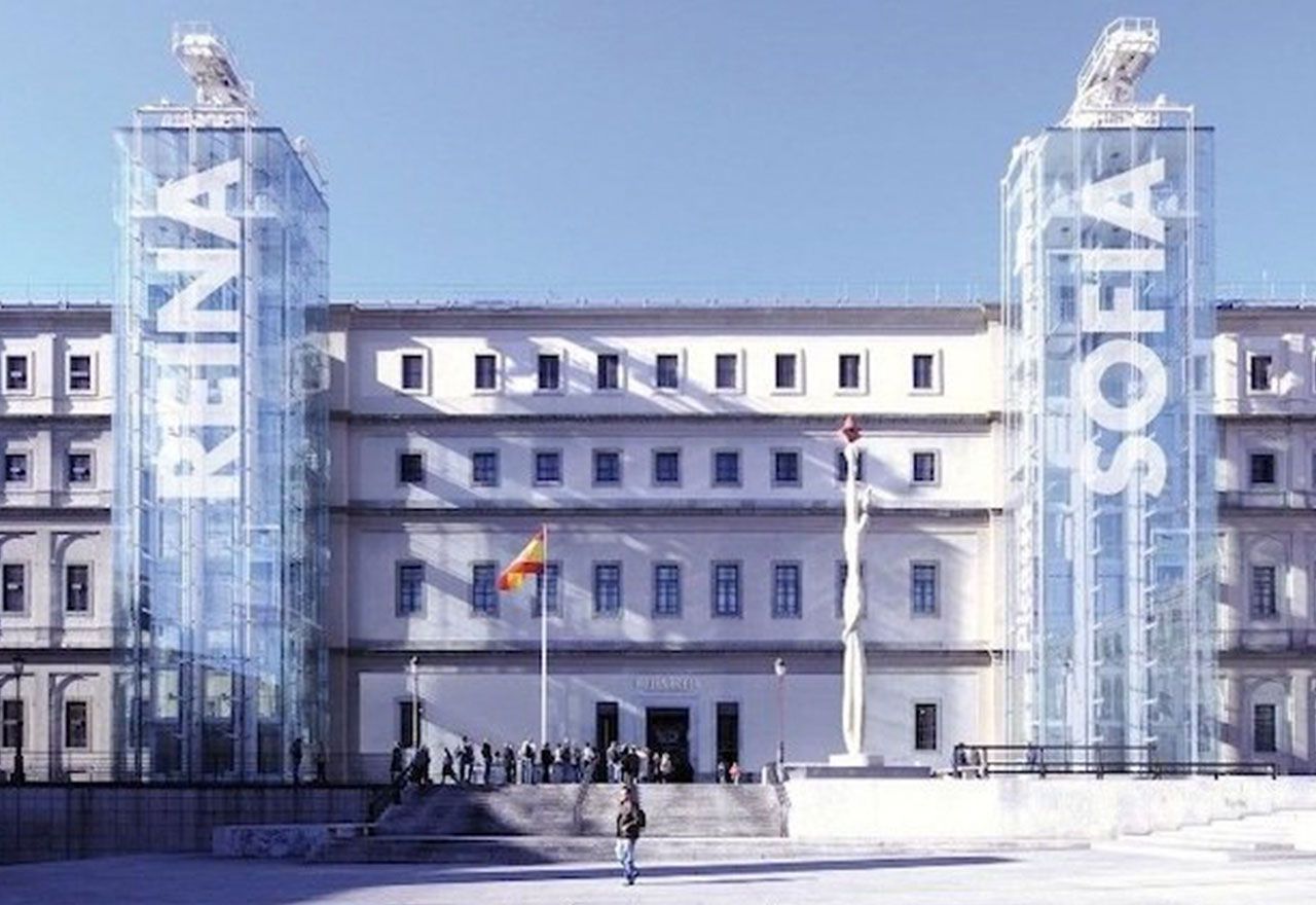 El Ministerio de Cultura consiente insultos a España en la exposición de un indepe en el Museo Reina Sofía 