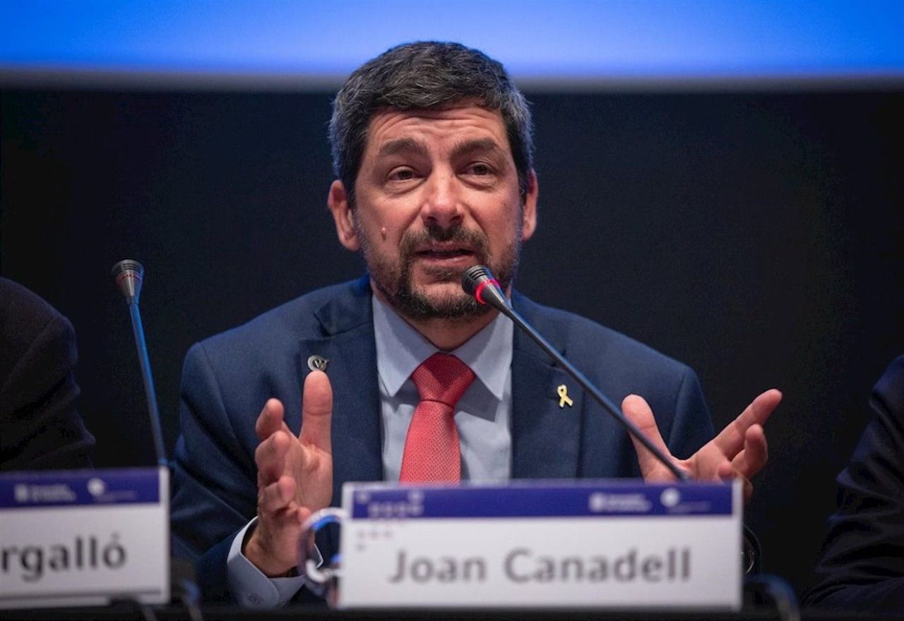 El fanático Joan Canadell pide ayuda a España para salvar sus gasolineras independentistas
