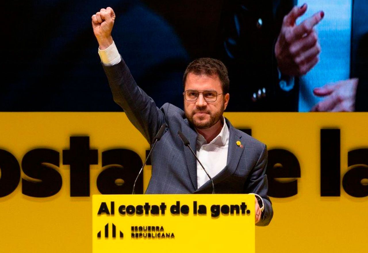 aragones-toma-por-idiotas-a-los-catalanes-no-independentistas-en-su-discurso-de-la-diada