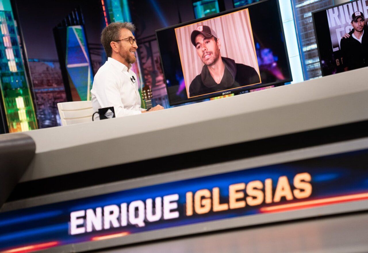 Enrique Iglesias explica en El Hormiguero su viral accidente con un dron: "Vi parte del dedo entre la gente"