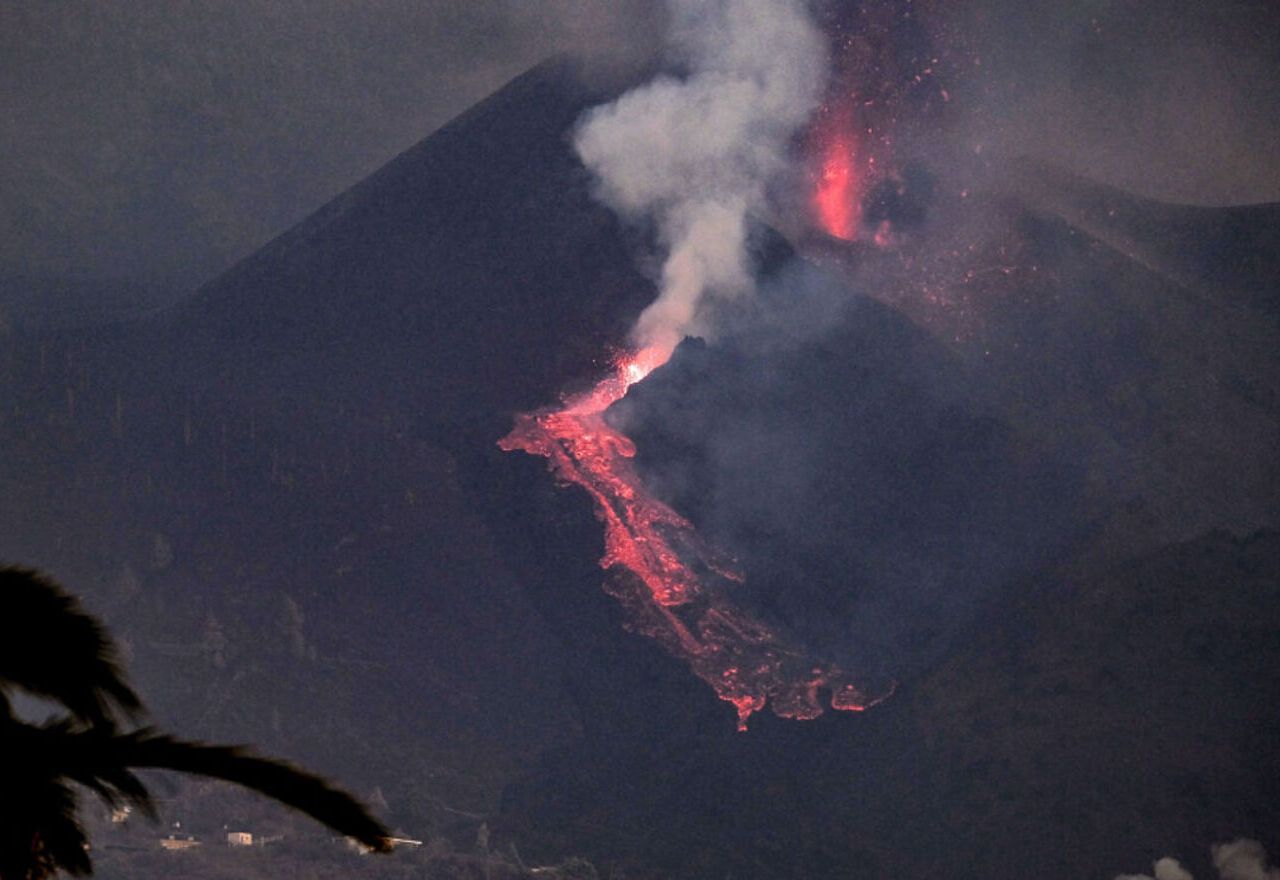meten-un-dron-en-la-erupcion-del-volcan-de-la-palma-y-las-vistas-son-escalofriantes