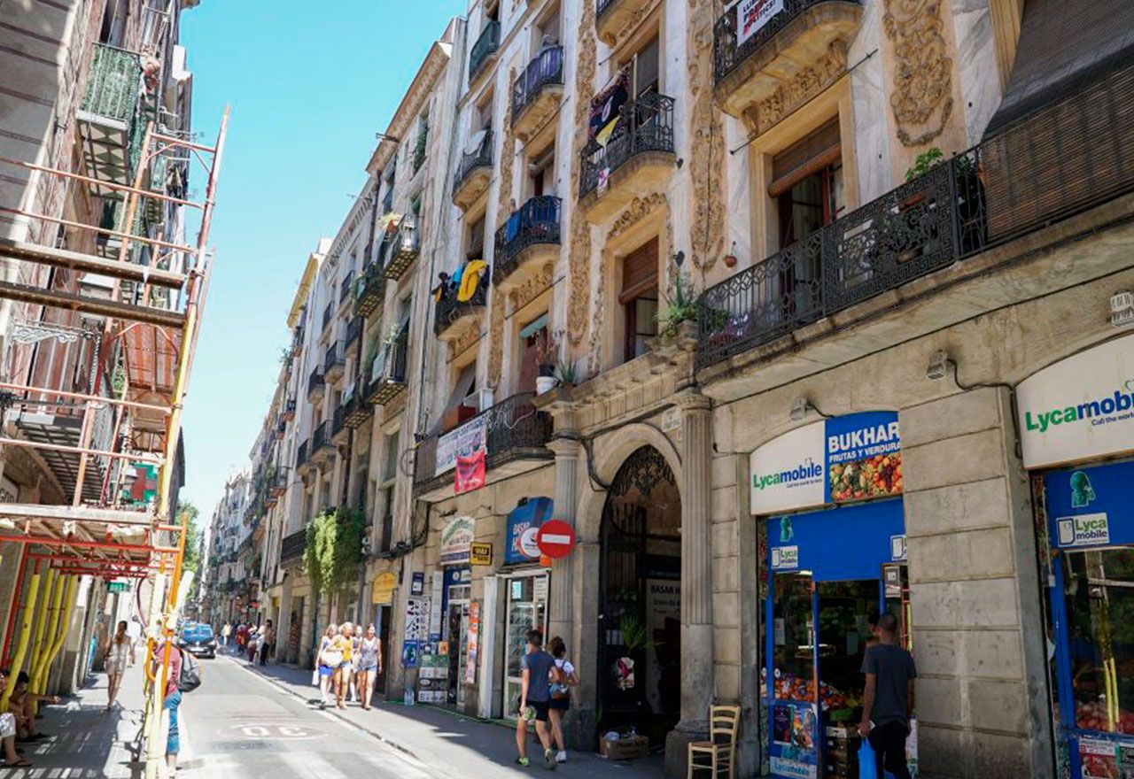 barcelona-ciudad-sin-ley-74-robos-en-una-semana-y-en-la-misma-calle-que-hace-colau-para-acabar-con-la-delincuencia