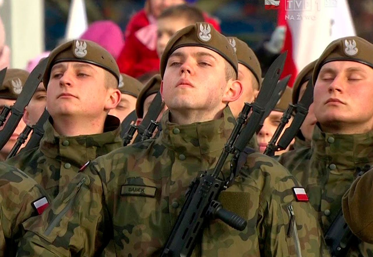Polonia duplica el número de soldados de su Ejército después de 'amenazar' con la III Guerra Mundial