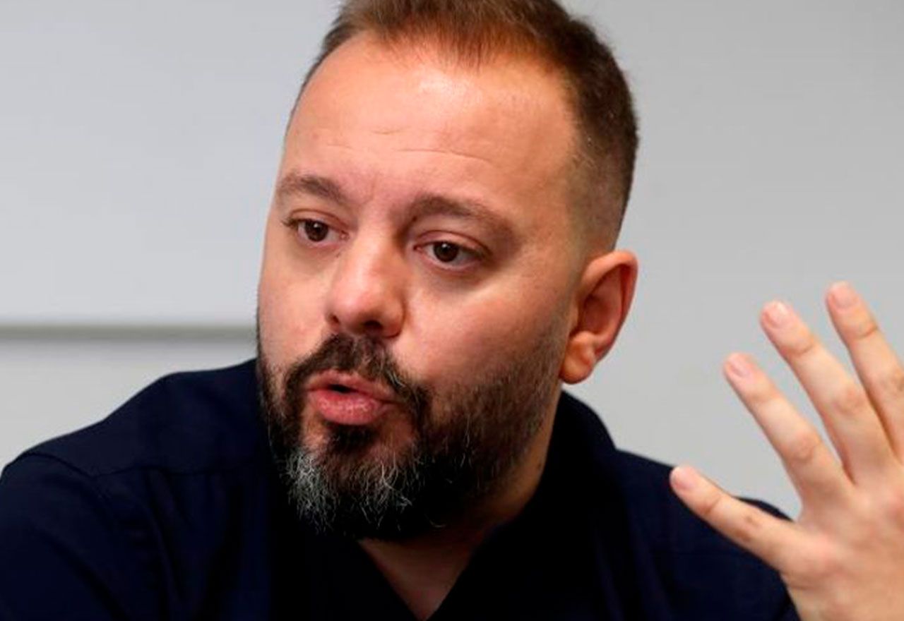 Antonio Maestre se 'caga' en la libertad de información y llama "sicarios" a los compañeros periodistas del escándalo Ábalos