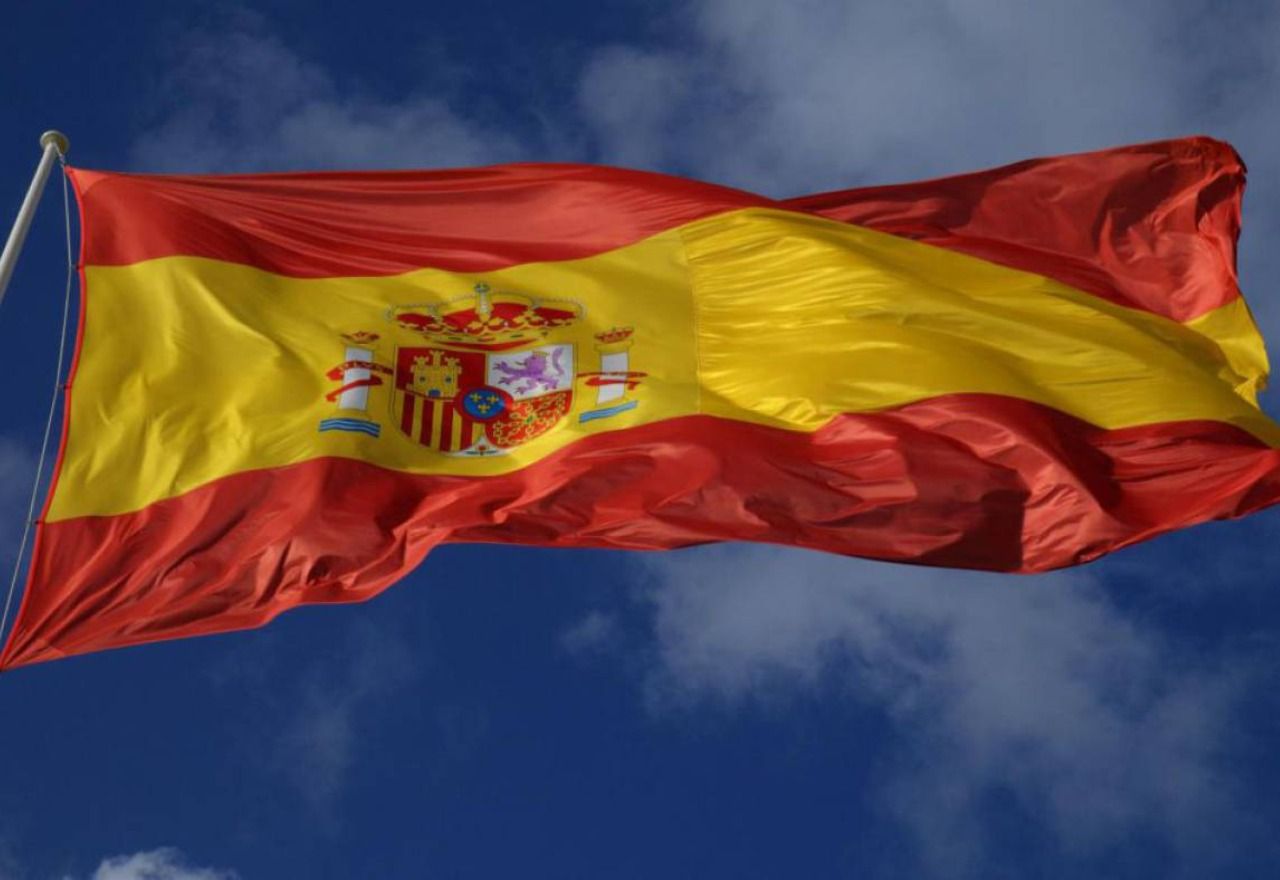 Gravísimo: más de la mitad de los pueblos catalanes gobernados por el PSOE incumplen la ley de banderas