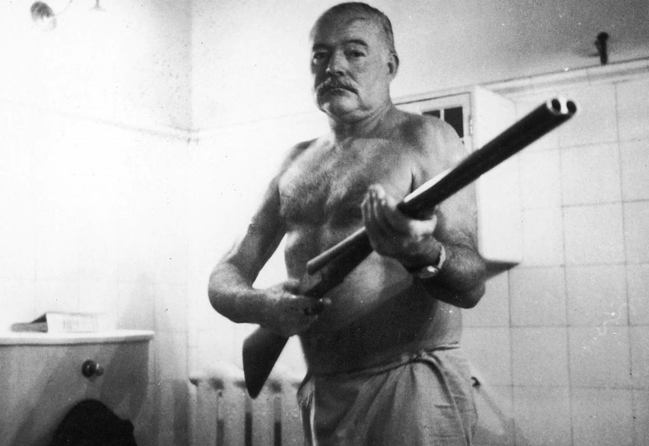 Este es el motivo por el que se suicidó el escritor Ernest Hemingway
