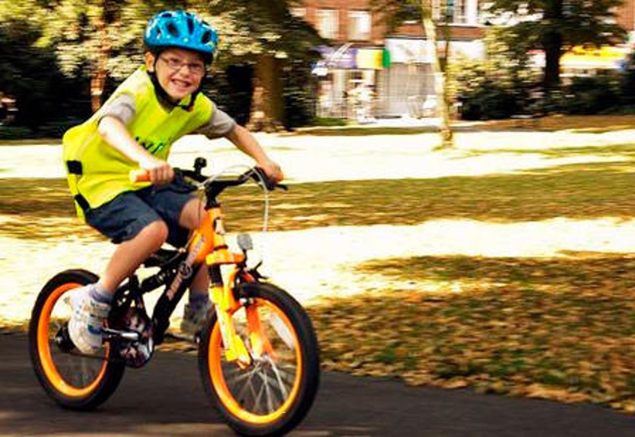 consejos-para-ensenar-a-un-nino-a-montar-en-bicicleta