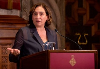 'Habla chucho que no te escucho': Ada Colau se aferra a su cargo a pesar de las pruebas y opiniones en contra