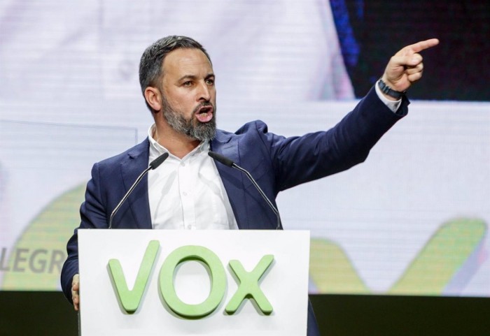 Abascal, exhultante tras las elecciones en Castilla y León: "Vox tiene el derecho y el deber de formar gobierno"