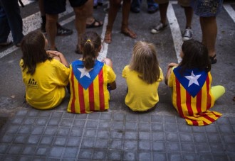 sha-acabat-denuncia-simbologia-independentista-en-un-colegio-de-barcelona