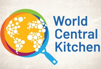 El chef José Andrés y World Central Kitchen ya están en la frontera de Ucrania, ¿a qué esperas para aportar tu granito de arena?