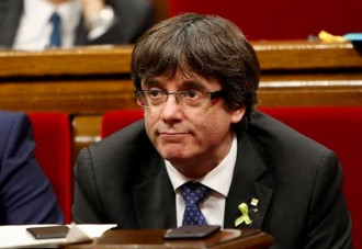 La imagen de la vergüenza: Carles Puigdemont ya no tiene dónde 'esconder la cabeza'
