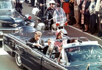 Las curiosidades de la vida de John F. Kennedy: de batir un récord Guinness a morir por 'culpa' de un corsé