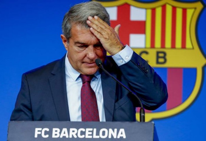 Las amenazas y las presiones de Laporta para inscribir a los fichajes del Barça: a contrarreloj y de malas formas