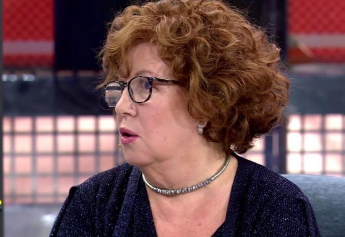 Rosa Villacastín reaparece en televisión con un palo inolvidable a Rocío Carrasco