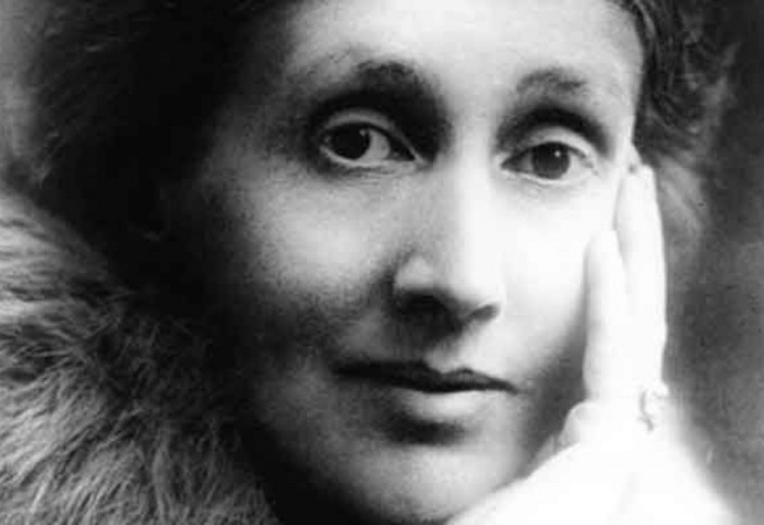 Virginia Woolf, un mito de la literatura y del feminismo: una vida marcada por la inestabilidad emocional y por varios intentos de suicidio