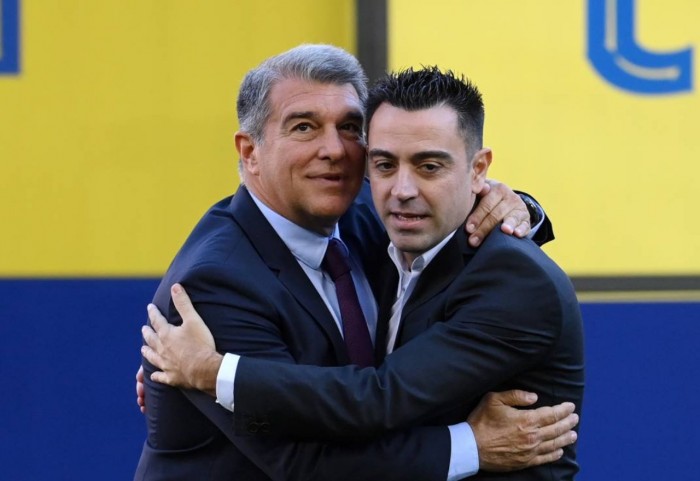 Xavi rompe el pacto y pone a Laporta contra las cuerdas: el golpe más duro al presidente del Barça