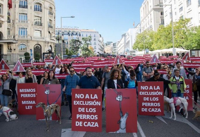 ¡Presión al PSOE! No pueden abandonar a los perros de caza ¡la ley es igual para todos! No lo permitas
