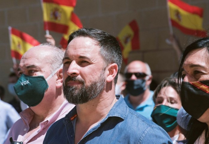  El aplaudido gesto de Vox en Vitoria: así recuerdan los crímentes de ETA sin resolver