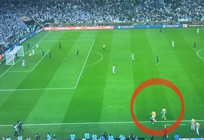 El gol de Messi en la final del Mundial que debió ser anulado: el árbitro miró hacia otro lado
