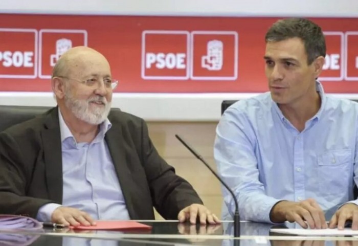 Tezanos y Pedro Sánchez, retratados: intentan 'ocultar' la gran preocupación de los españoles