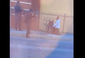Las imágenes son terribles: un hombre sin piernas ataca a la Policía y es acribillado